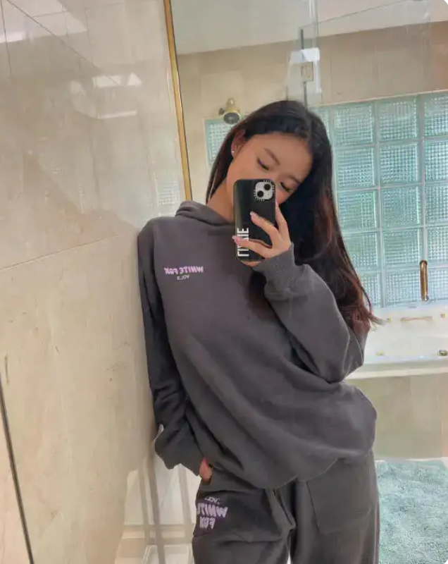 White fox hoodie set